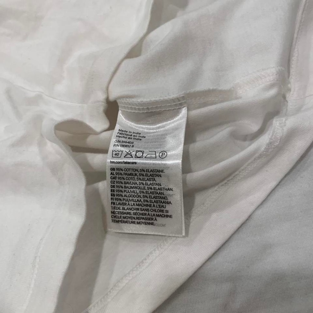 Y2K H&M Divided White Baby Tee Minimalist Renaissance Basic Small Indie off Duty - Picture 6 of 8